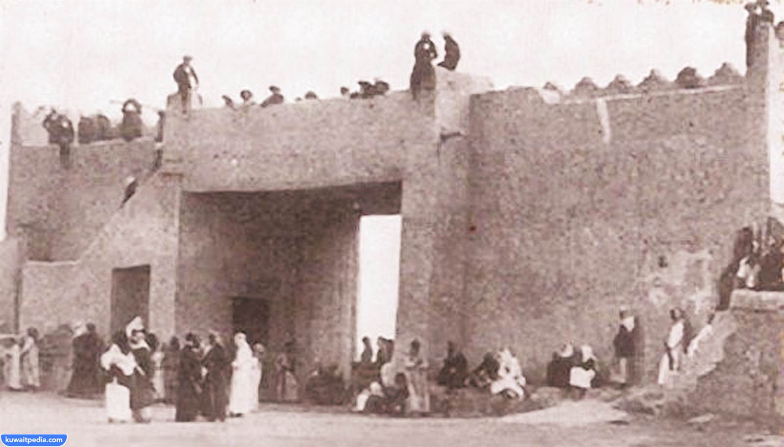 كم عدد ابواب سور الكويت